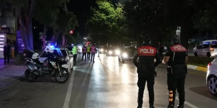 Arkadaşının boğazını kesip öldüren şahıs adliyede