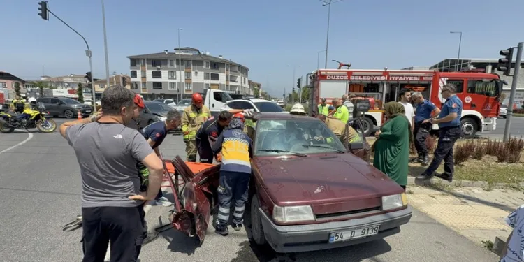 43 ilin geçiş güzergahında bayram hareketliliği: Uygulama noktalarında şeker ve kolonya ikram edildi