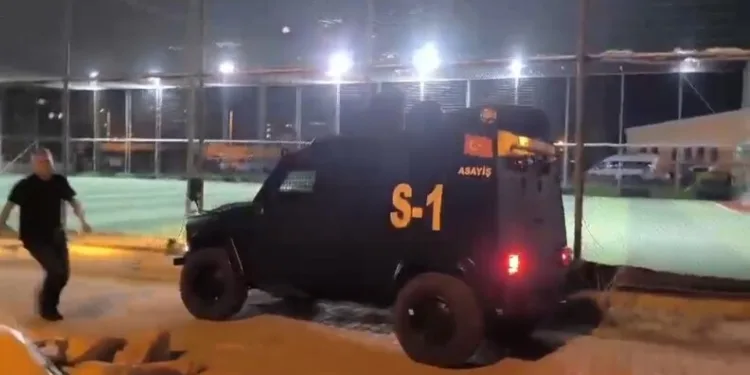 43 ilin geçiş güzergahında bayram hareketliliği: Uygulama noktalarında şeker ve kolonya ikram edildi