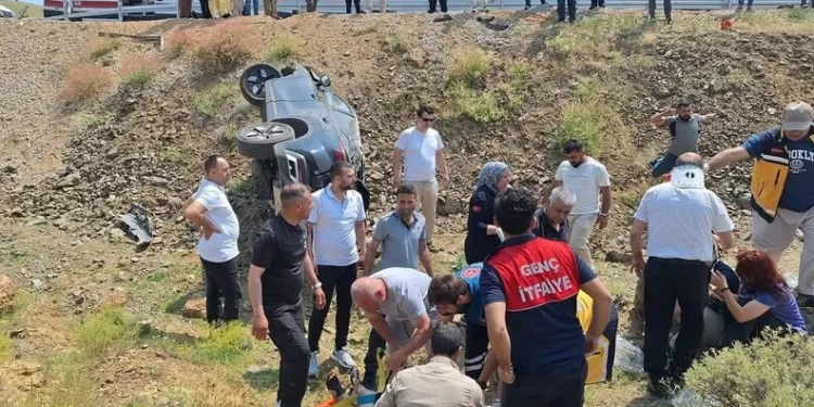 Otomobil dereye düştü: 1 yaralı