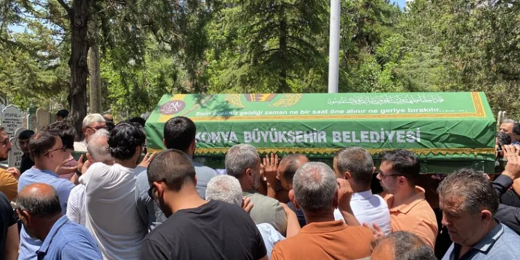 Otomobil dereye düştü: 1 yaralı