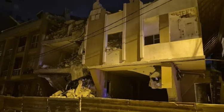 Caddede başından vuruldu, hastanede hayatını kaybetti