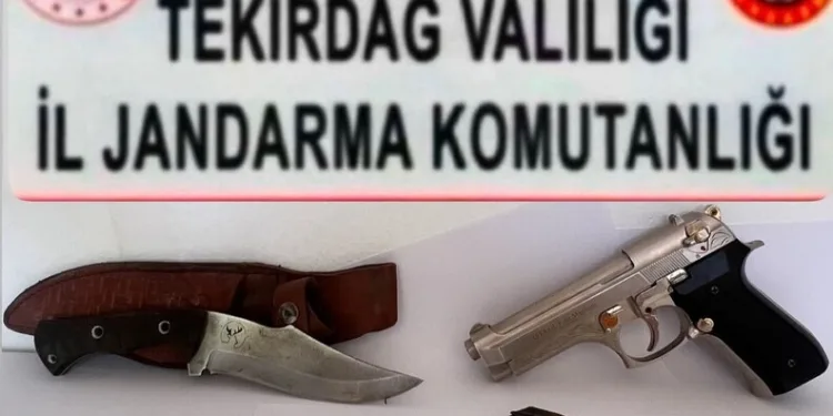 Sabah saatlerinde alkollü kadın sürücünün kullandığı araç tatlıcı dükkânına daldı, faciadan dönüldü