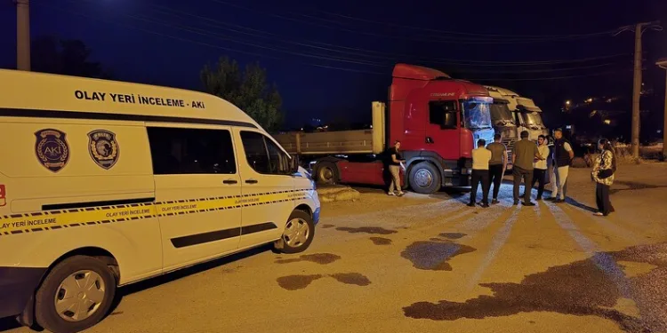 Siirt’te 6 yaşındaki çocuk 5’inci kattan arabanın üstüne böyle düştü