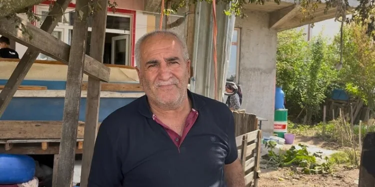 Siirt’te 6 yaşındaki çocuk 5’inci kattan arabanın üstüne böyle düştü