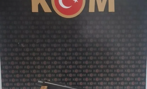 Adana’da 14 milyonluk kaçak güneş gözlüğü ve telefon ele geçirildi