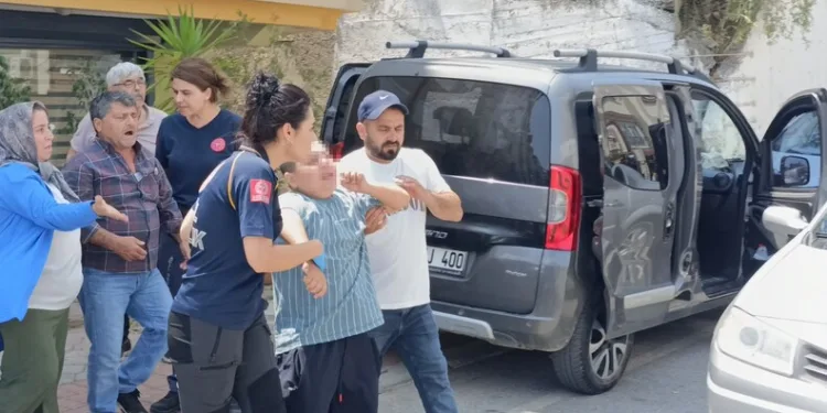 Adana’da 14 milyonluk kaçak güneş gözlüğü ve telefon ele geçirildi
