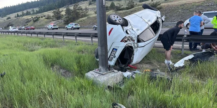 Adana’da 14 milyonluk kaçak güneş gözlüğü ve telefon ele geçirildi