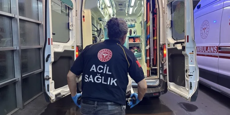 Bafra’da feci kaza: Forkliftin bıçağına çarpan motosiklet sürücüsü ağır yaralandı