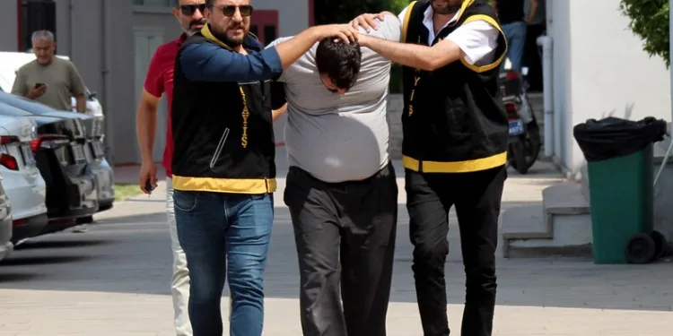 Biçerdöver patozuna giren tel yangına neden oldu, biçilmemiş buğday kül oldu