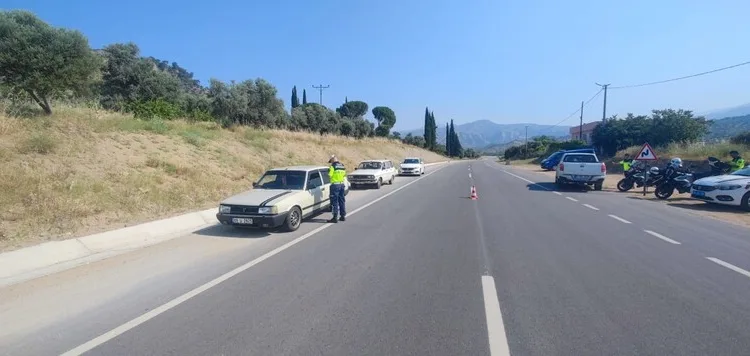Alkol ve ışık ihlali kazayı beraberinde getirdi: 2 yaralı