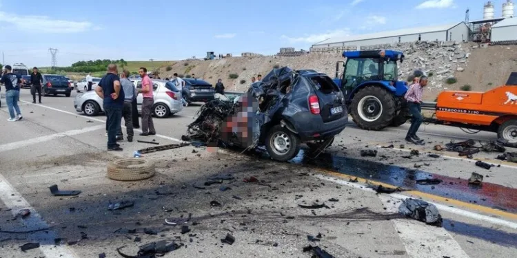 Alkol ve ışık ihlali kazayı beraberinde getirdi: 2 yaralı