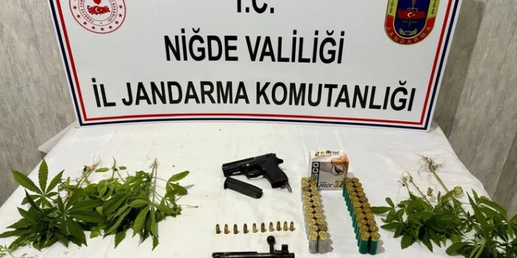 Jandarmadan uyuşturucu operasyonu: 2 gözaltı