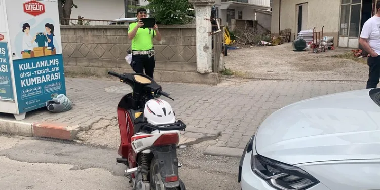 Edremit’te trafik kazası: 3 yaralı