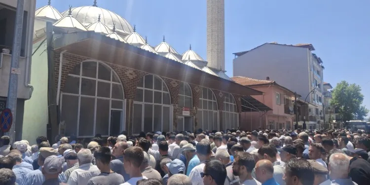 Mardin’de kontrolden çıkan otomobil şarampole yuvarlandı: 1 ölü, 1 yaralı