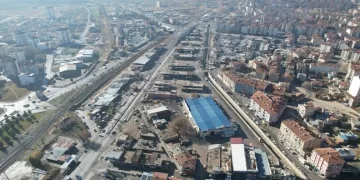İsrail Savunma Bakanı Katz: “Bugün Tahran’da çok önemli hedefleri vuracağız”