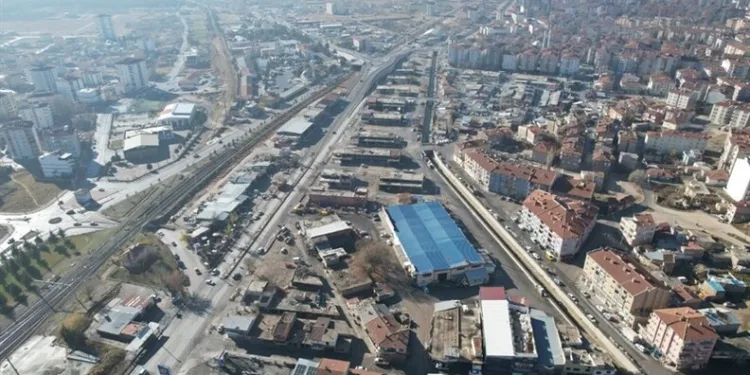 İsrail Savunma Bakanı Katz: “Bugün Tahran’da çok önemli hedefleri vuracağız”