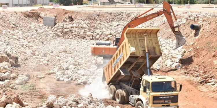 İsrail Savunma Bakanı Katz: “Bugün Tahran’da çok önemli hedefleri vuracağız”