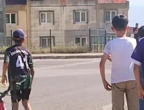 Manisa’da çöp kamyonunun çarptığı motosiklet sürücüsü kurtarılamadı
