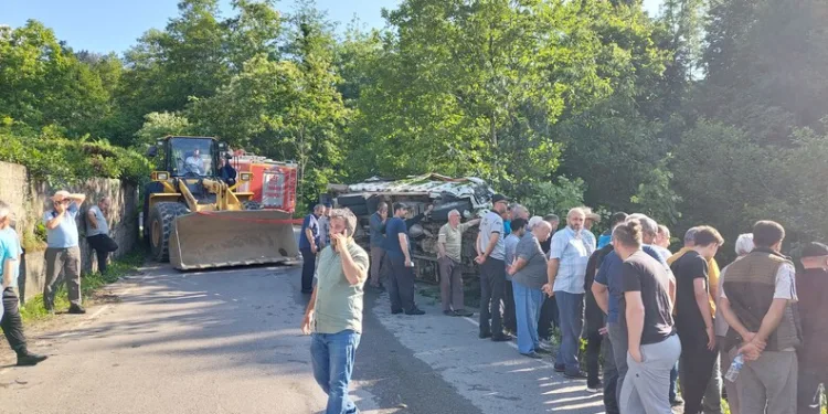 Manisa’da çöp kamyonunun çarptığı motosiklet sürücüsü kurtarılamadı