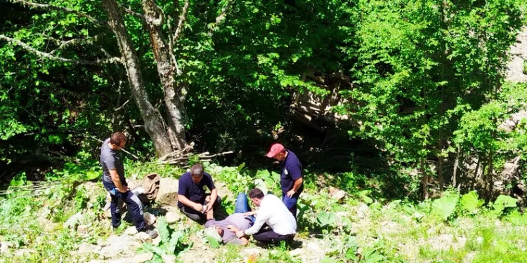 Manisa’da çöp kamyonunun çarptığı motosiklet sürücüsü kurtarılamadı