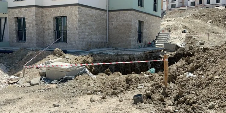 Yoldan çıkarak takla atan otomobilin sürücüsü hayatını kaybetti