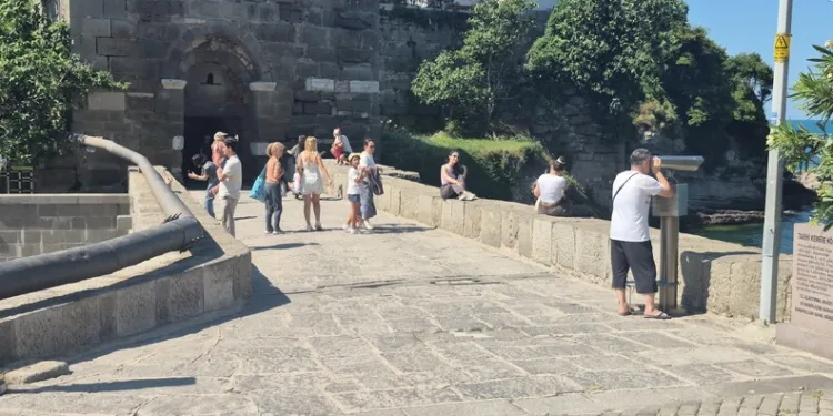Ekmeğin içinden uyuşturucu çıktı: 2 gözaltı