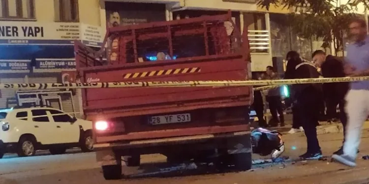 Otomobil ile motosiklet kafa kafaya çarpıştı: 1 ölü
