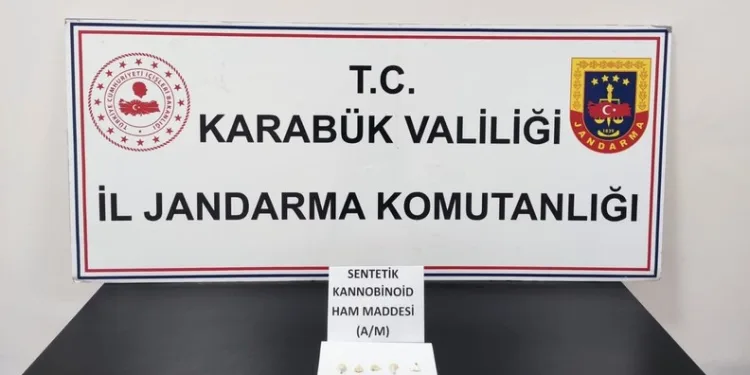 Beton mikseri dolmuşa çarptı: 1 ölü, 13 yaralı
