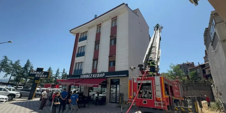 Beton mikseri dolmuşa çarptı: 1 ölü, 13 yaralı