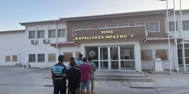 Kötü koku üzerine girilen evde yaşlı adamın cansız bedeniyle karşılaşıldı