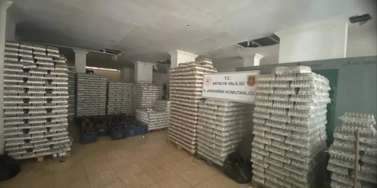 Kötü koku üzerine girilen evde yaşlı adamın cansız bedeniyle karşılaşıldı