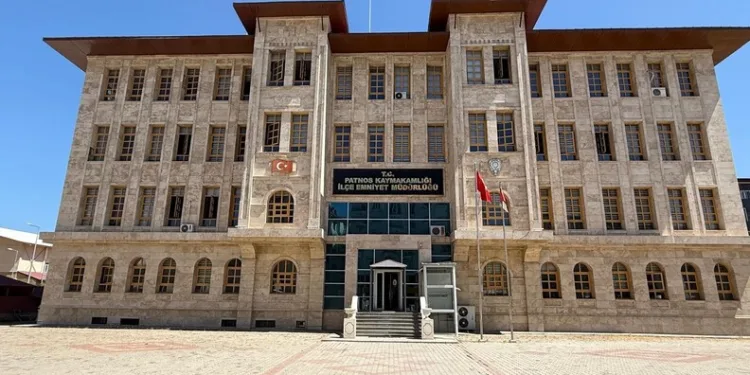 Düzce’de 2 servis aracı ve tır kazaya karıştı: 6 yaralı