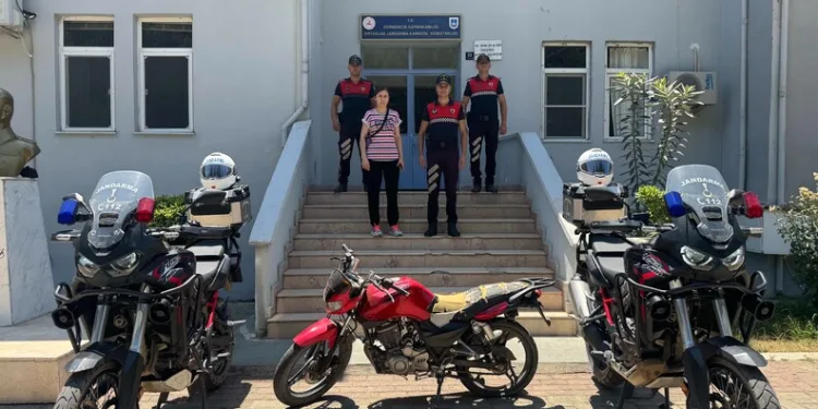 Düzce’de 2 servis aracı ve tır kazaya karıştı: 6 yaralı