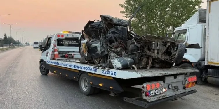 Akhisar’da başlayan orman yangınına müdahale devam ediyor