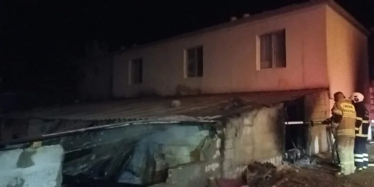 Akhisar’da başlayan orman yangınına müdahale devam ediyor