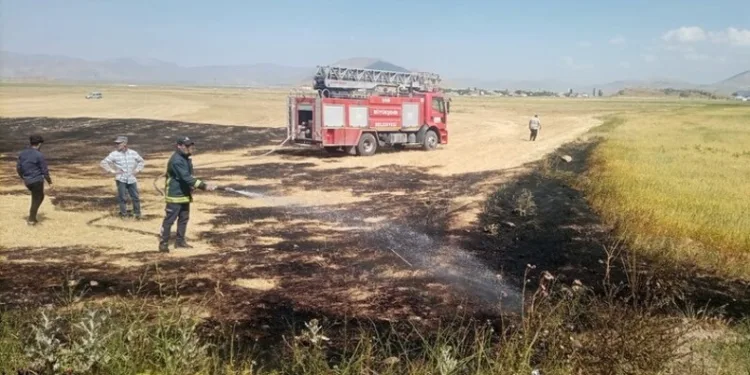 Van’da hafta sonu 18 yangına müdahale edildi