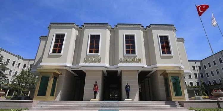 CHP’li beş belediye başkanı görevden uzaklaştırıldı