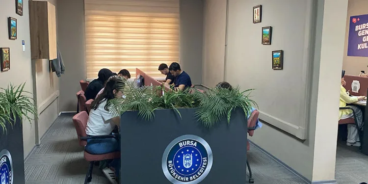 Bursa’da gençlik merkezleri, sınav haftasında 24 saat açık