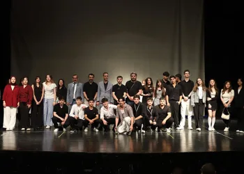 Lise öğrencilerinden yapay zeka temalı kısa film projesi