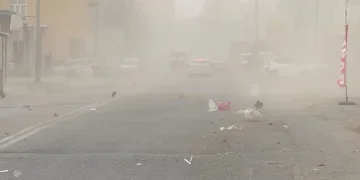 Şiddetli rüzgar çatıları uçurdu
