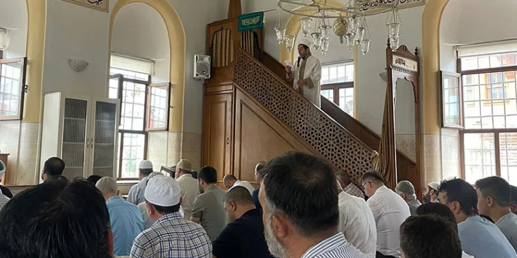 Diyanetten ‘Düğünde israf’ hutbesi
