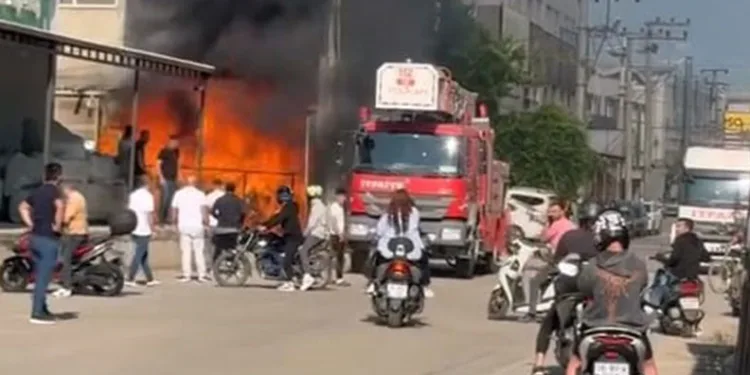 Bursa’da İnegöl Mobilya sanayinde yangın