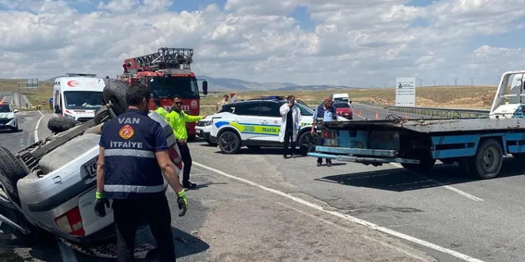 Van’da otomobil takla attı: 1 ölü, 3 yaralı
