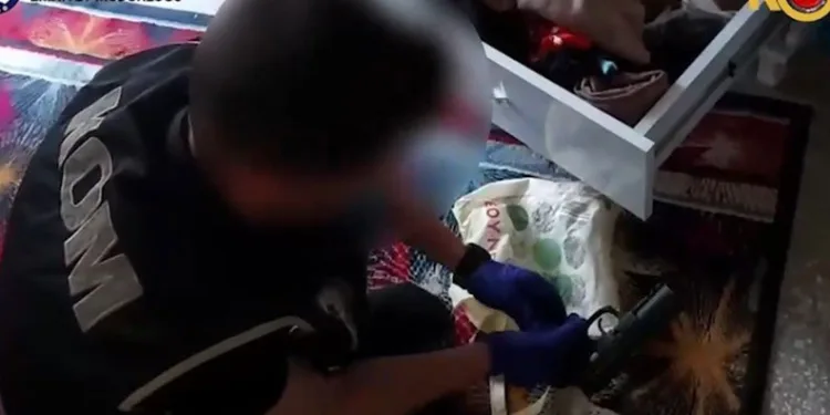 Kayseri’de silah ticareti yapan 2 kişi gözaltına alındı