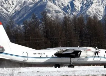 Rus yolcu uçağı havada kayboldu
