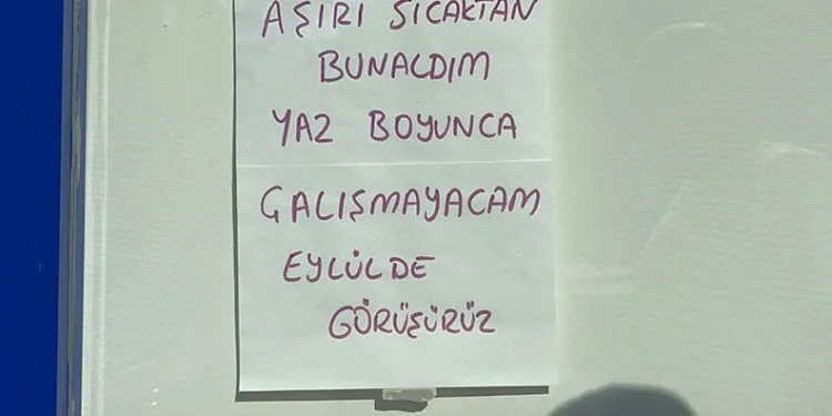 İş yerine not asıp tatile çıktı