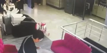 Eltisinin içeceğine ilaç karıştırarak zehirlemeye çalıştı