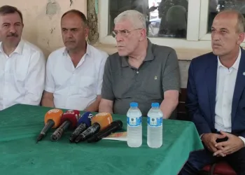 Müsavat Dervişoğlu Bursa’da yangın bölgesinde