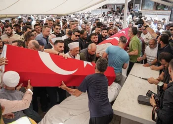 Yangın şehitlerine son veda